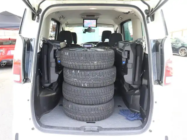 日産 セレナ ハイウェイスター 神奈川県 2017(平29)年 8.2万km ブリリアントホワイトパール 純正メモリナビ/アラウンドビューモニター/フルセグテレビ/フリップダウンモニター/プロパイロット/両側パワースライドドア/ドライブレコーダー前後/ETC/LEDヘッドライト/保証書/取説/ナビ説/記録(H.29.R.1.2.4.6)/スペアスマートキー