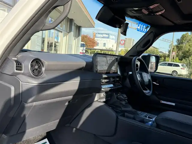 トヨタ ランドクルーザー ２５０ VX 香川県 2025(令7)年 0.5万km プラチナホワイトパールマイカ ワンオーナー/ディスプレイオーディオPLUS/JBLサウンド/サンルーフ/黒革シート/パワーシート/シートヒーター/シートベンチレーション/丸目LEDヘッドライト/デジタルインナーミラー/パワーバックドア/12.3インチTFTメーター/ルーフレール/置くだけ充電/クリアランスソナー/純正ヘッドライト積込/ビルトインETC2.0