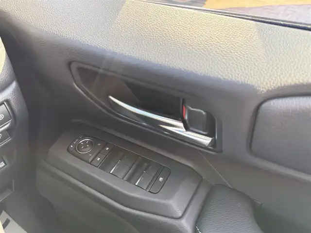 トヨタ ランドクルーザー ２５０ VX 香川県 2025(令7)年 0.5万km プラチナホワイトパールマイカ ワンオーナー/ディスプレイオーディオPLUS/JBLサウンド/サンルーフ/黒革シート/パワーシート/シートヒーター/シートベンチレーション/丸目LEDヘッドライト/デジタルインナーミラー/パワーバックドア/12.3インチTFTメーター/ルーフレール/置くだけ充電/クリアランスソナー/純正ヘッドライト積込/ビルトインETC2.0