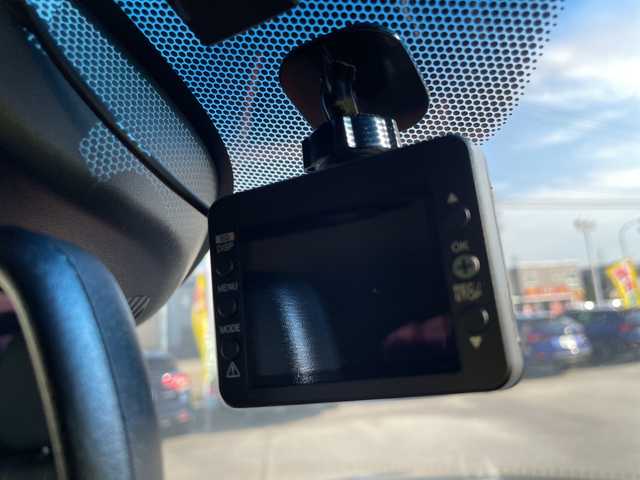 ホンダ ヴェゼル ハイブリッド Z 石川県 2014(平26)年 8万km ミスティックグリーンパール 社外メモリーナビ　フルセグＴＶ　バックカメラ　ＬＥＤヘッドライト　ハーフレザーシート　シートヒーター　スマートキー　ルーフレール　クルコン　レーダーブレーキ　純正アルミホイール