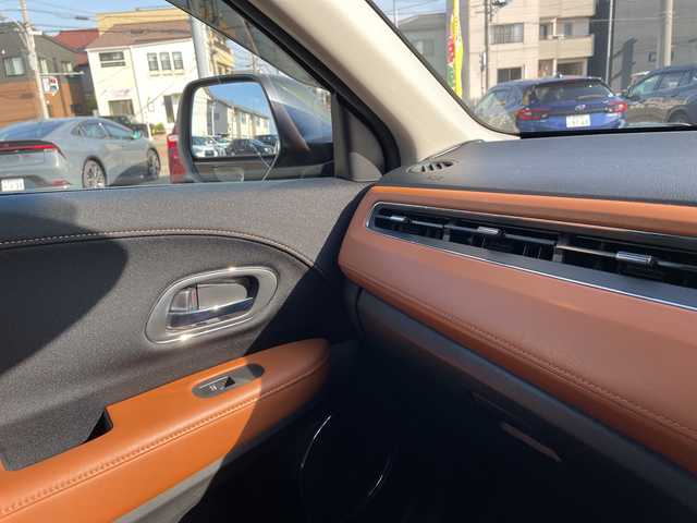 ホンダ ヴェゼル ハイブリッド Z 石川県 2014(平26)年 8万km ミスティックグリーンパール 社外メモリーナビ　フルセグＴＶ　バックカメラ　ＬＥＤヘッドライト　ハーフレザーシート　シートヒーター　スマートキー　ルーフレール　クルコン　レーダーブレーキ　純正アルミホイール