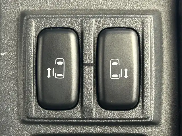 三菱 デリカＤ：５ アクティブギア 千葉県 2017(平29)年 7.3万km ダイヤモンドブラックマイカ 禁煙車/ワンオーナー/４WD/両側パワースライドドア/クルーズコントロール/純正7.7型メモリナビ/・型番：GCX777W/・CD/DVD/フルセグTV/・バックカメラ/・ビルトインETC/革巻きステアリング/・パドルシフト/ハーフレザーシート/・DNシートヒーター/純正フロアマット/純正１８インチAW/オートライト/・キセノンヘッドライト/・フォグランプ