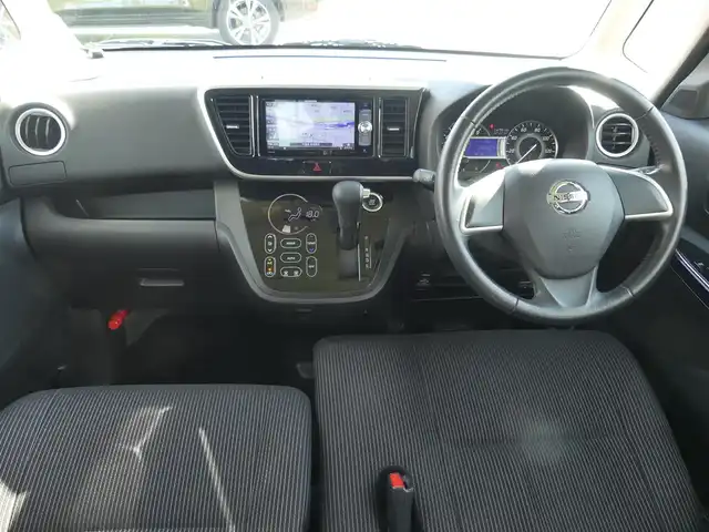 日産 デイズ ルークス ハイウェイスターX 千葉県 2017(平29)年 5.6万km チタニウムグレーメタリック エマージェンシーブレーキ/左パワースライドドア/社外メモリーナビ/地デジTV/【DVD/CD再生機能　Bluetooth接続】/アラウンドビューモニター/革巻きステアリング/ETC/LEDヘッドライト/フォグライト/ウインカーミラー/純正14インチアルミホイル/インテリジェントキー