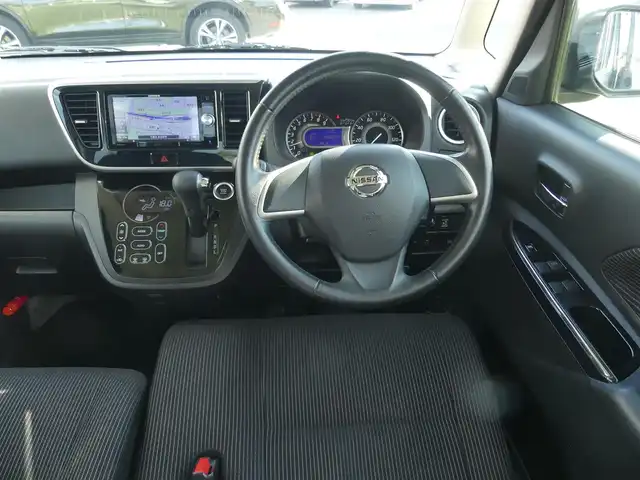 日産 デイズ ルークス ハイウェイスターX 千葉県 2017(平29)年 5.6万km チタニウムグレーメタリック エマージェンシーブレーキ/左パワースライドドア/社外メモリーナビ/地デジTV/【DVD/CD再生機能　Bluetooth接続】/アラウンドビューモニター/革巻きステアリング/ETC/LEDヘッドライト/フォグライト/ウインカーミラー/純正14インチアルミホイル/インテリジェントキー