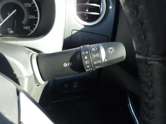 日産 デイズ ルークス ハイウェイスターX 千葉県 2017(平29)年 5.6万km チタニウムグレーメタリック エマージェンシーブレーキ/左パワースライドドア/社外メモリーナビ/地デジTV/【DVD/CD再生機能　Bluetooth接続】/アラウンドビューモニター/革巻きステアリング/ETC/LEDヘッドライト/フォグライト/ウインカーミラー/純正14インチアルミホイル/インテリジェントキー