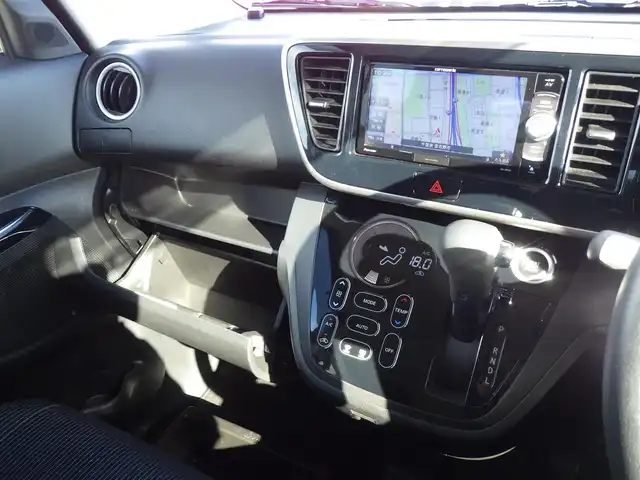 日産 デイズ ルークス ハイウェイスターX 千葉県 2017(平29)年 5.6万km チタニウムグレーメタリック エマージェンシーブレーキ/左パワースライドドア/社外メモリーナビ/地デジTV/【DVD/CD再生機能　Bluetooth接続】/アラウンドビューモニター/革巻きステアリング/ETC/LEDヘッドライト/フォグライト/ウインカーミラー/純正14インチアルミホイル/インテリジェントキー