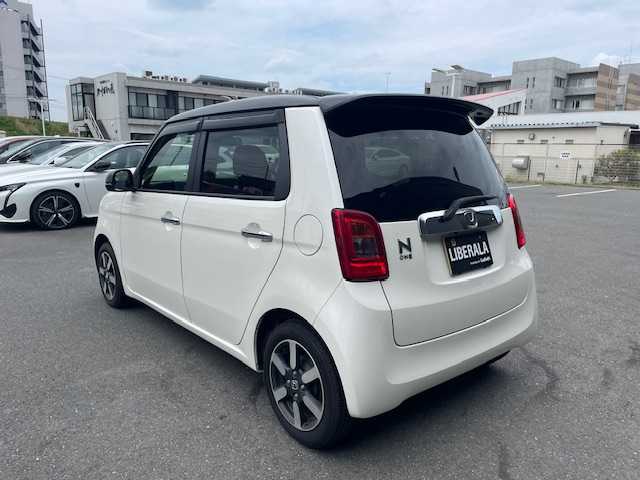 ホンダ Ｎ ＯＮＥ G ローダウン 静岡県 2016(平28)年 8.7万km プレミアムホワイトパールⅡ ワンオーナー/Gathersナビ/（CD/DVD/BLT/ワンセグ）/低全高ルーフ/あんしんパッケージ/ナビ装着用スペシャルパッケージ＋ETC車載器/IRカット(遮熱)/UVカット機能付フロントウインドウガラス/IRカット(遮熱)/スーパーUVカットフロントドアガラス/オートリトラミラー＆ディスチャージヘッドライト/＜HID＞(オートレベリング/オートライト)/ブラックインテリア/バックカメラ/スマートキー/前後ドライブレコーダー