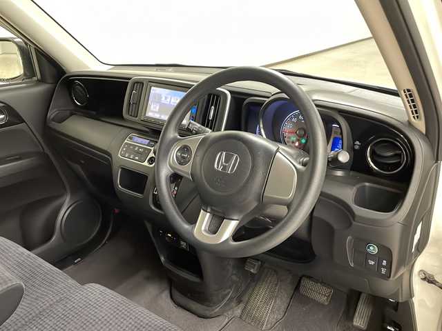ホンダ Ｎ ＯＮＥ G ローダウン 熊本県 2016(平28)年 8.7万km プレミアムホワイトパールⅡ ワンオーナー/Gathersナビ/（CD/DVD/BLT/ワンセグ）/低全高ルーフ/あんしんパッケージ/ナビ装着用スペシャルパッケージ＋ETC車載器/IRカット(遮熱)/UVカット機能付フロントウインドウガラス/IRカット(遮熱)/スーパーUVカットフロントドアガラス/オートリトラミラー＆ディスチャージヘッドライト/＜HID＞(オートレベリング/オートライト)/ブラックインテリア/バックカメラ/スマートキー/前後ドライブレコーダー
