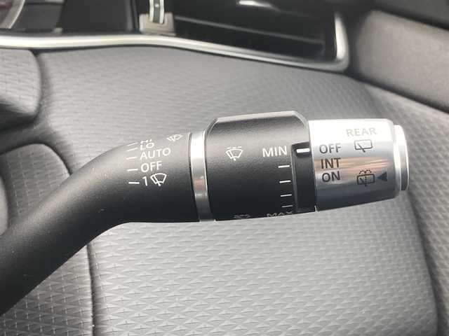 ランドローバー レンジローバーイヴォーク 熊本県 2020(令2)年 2.8万km フィレンツェレッド ・ワンオーナー/・スマートキー/・プッシュスタート/・オフロード情報/・低トラクション発進/・ドライブアシスト/・前方警戒/・衝突回避ブレーキ/・フォワードトラフィックモニター/・レーンキープアシスト/・エマージェンシーレーンキープ/・疲労警告/・クルーズコントロール(追従式)/・純正ディスプレイオーディオ/　【Bluetooth・USB・AppleCarPlay・AndroidAuto】/・フルセグTV/・全方位カメラ/・ETC/・ドライブレコーダー(前方録画)/・パワーバックドア/・LEDヘッドランプ/・純正マット/・保証書/取説