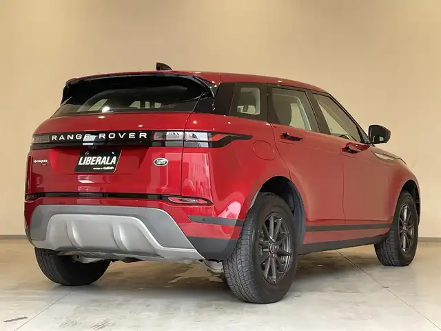 ランドローバー レンジローバーイヴォーク 熊本県 2020(令2)年 2.8万km フィレンツェレッド ・ワンオーナー/・スマートキー/・プッシュスタート/・オフロード情報/・低トラクション発進/・ドライブアシスト/・前方警戒/・衝突回避ブレーキ/・フォワードトラフィックモニター/・レーンキープアシスト/・エマージェンシーレーンキープ/・疲労警告/・クルーズコントロール(追従式)/・純正ディスプレイオーディオ/　【Bluetooth・USB・AppleCarPlay・AndroidAuto】/・フルセグTV/・全方位カメラ/・ETC/・ドライブレコーダー(前方録画)/・パワーバックドア/・LEDヘッドランプ/・純正マット/・保証書/取説