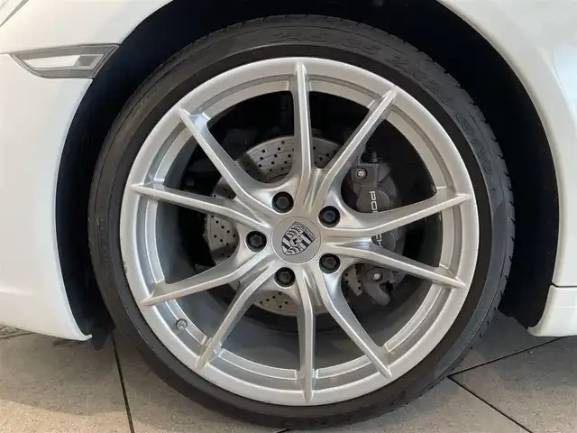 ポルシェ ９１１ カレラ 愛知県 2017(平29)年 4.8万km 白 レッドレザーインテリア（ボルドー）/シートヒーター　/純正ナビ　/Ｂｌｕｅｔｏｏｔｈ　/バックカメラ　/フルセグＴＶ　/ドライブレコーダー　/ＥＴＣ２．０　/オートエアコン　/電動格納ミラー/アイドリングストップ