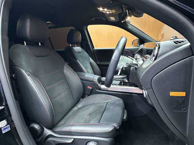 メルセデス・ベンツ Ｍ・ベンツ ＧＬＢ２００ｄ 4マチック AMGライン 千葉県 2022(令4)年 4.4万km コスモスブラック アドバンスドＰＫＧ　/純正ナビ　/３６０°カメラ　/ＡＣＣ　/ＨＵＤ　/ハーフレザーシート　/シートヒーター　/パワーシート　/ＬＥＤヘッドライト　/ハイビームアシストプラス　/アンビエントライト　/ＥＴＣ　/電動リアゲート