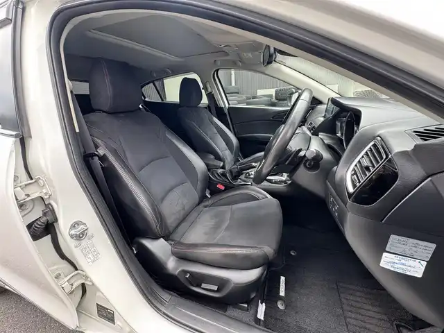 マツダ アクセラ スポーツ XD 滋賀県 2014(平26)年 5.4万km スノーフレイクホワイトパールマイカ 禁煙車/サンルーフ/純正メモリーナビ/・CD/DVD/フルセグTV/USB/AUX/Bluetooth/追従型クルーズコントロール/BOSEスピーカー/LEDヘッドライト/パワーシート/シートヒーター/革巻きステアリング/レーンキープアシスト/ヘッドアップディスプレイ/ステアリングスイッチ/純正１８AW