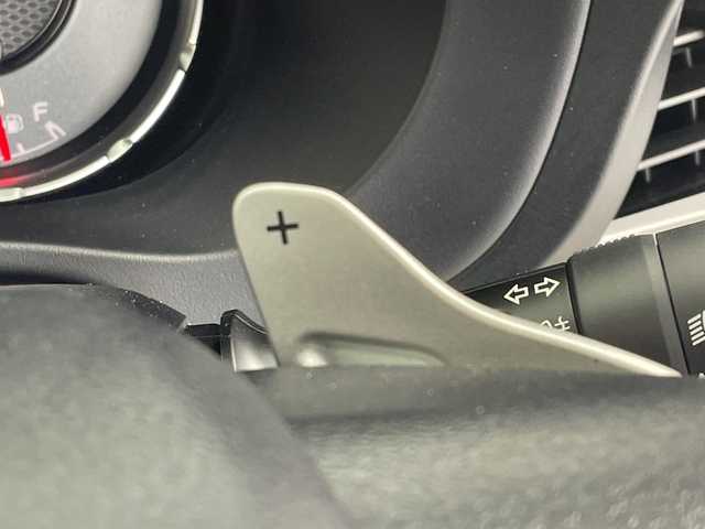 トヨタ ハイラックス Z GRスポーツ 愛知県 2023(令5)年 0.7万km スーパーホワイトⅡ 4WDディーゼルターボ/FUEL17インチAW/リフトアップ/ホワイトレターブロックタイヤ/純正ロールバー/純正ディスプレイオーディオ＆ナビ/Bluetooth/社外地デジTVチューナー/パノラミックビューモニター/プリクラッシュセーフティ/レーンディパーチャーアラート/レーダークルーズコントロール/ステアリングリモコン/パワーシート(D席)/純正フロアマット/LEDオートライト/LEDフォグランプ/スマートキー