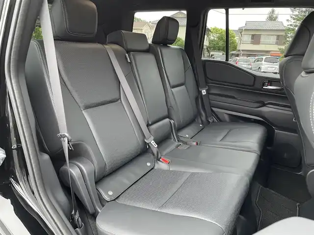 トヨタ ランドクルーザー ２５０ VX 千葉県 2024(令6)年 0.6万km ブラック ワンオーナー/ムーンルーフ/12.3インチディスプレイオーディオ（トヨタコネクティッドナビ対応）Plus/デジタルインナーミラー/パノラミックビューモニター/（フロント/サイド/バックカメラ）/トヨタセーフティセンス/本革シート表皮/（シートヒーター/ベンチレーター）/ETC2.0/BSM/パワーバックドア/レーダークルーズコントロール/ヘッドライトウォッシャー/純正ドアバイザー/純正フロアマット