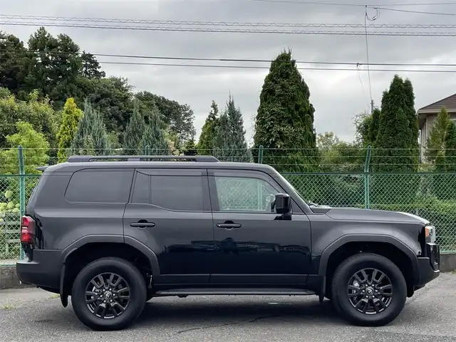トヨタ ランドクルーザー ２５０ VX 千葉県 2024(令6)年 0.6万km ブラック ワンオーナー/ムーンルーフ/12.3インチディスプレイオーディオ（トヨタコネクティッドナビ対応）Plus/デジタルインナーミラー/パノラミックビューモニター/（フロント/サイド/バックカメラ）/トヨタセーフティセンス/本革シート表皮/（シートヒーター/ベンチレーター）/ETC2.0/BSM/パワーバックドア/レーダークルーズコントロール/ヘッドライトウォッシャー/純正ドアバイザー/純正フロアマット