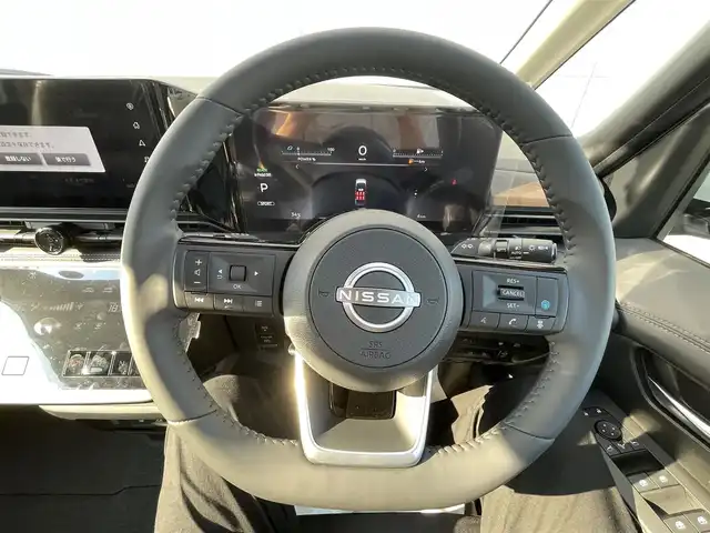 日産 セレナ e－パワー ハイウェイスター V 千葉県 2025(令7)年 0.1千km プリズムホワイト 登録済未使用車/プロパイロット/　衝突軽減ブレーキ/レーンキープアシスト/　レーダークルーズコントロール/オートハイビーム/　クリアランスソナー/ブラインドスポットモニター/12.3インチメーカーディスプレイナビ/　フルセグ/BT/USB/カープレイ/アラウンドビューモニター/デジタルインナーミラー/ドライブレコーダー(前後ナビ連動)/ステアリングスイッチ/ETC2.0/ワイヤレス充電/LEDヘッドライト/オートライト/フォグライト/電動パーキングブレーキ/ブレーキホールド/スマートキー/プッシュスタート