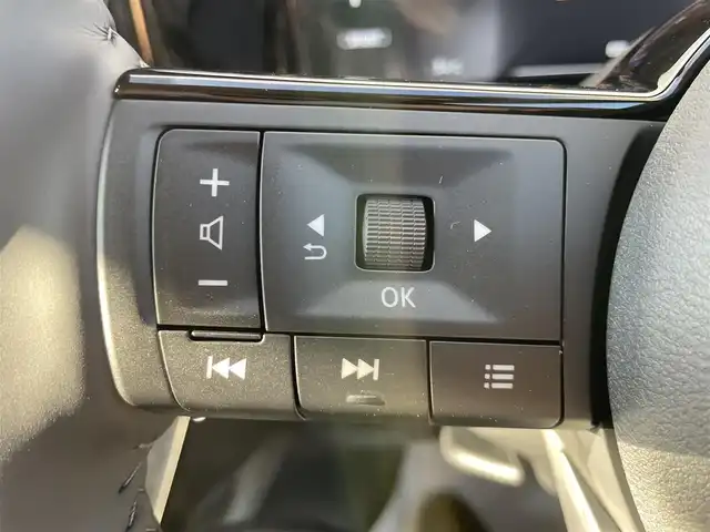 日産 セレナ e－パワー ハイウェイスター V 千葉県 2025(令7)年 0.1千km プリズムホワイト 登録済未使用車/プロパイロット/　衝突軽減ブレーキ/レーンキープアシスト/　レーダークルーズコントロール/オートハイビーム/　クリアランスソナー/ブラインドスポットモニター/12.3インチメーカーディスプレイナビ/　フルセグ/BT/USB/カープレイ/アラウンドビューモニター/デジタルインナーミラー/ドライブレコーダー(前後ナビ連動)/ステアリングスイッチ/ETC2.0/ワイヤレス充電/LEDヘッドライト/オートライト/フォグライト/電動パーキングブレーキ/ブレーキホールド/スマートキー/プッシュスタート