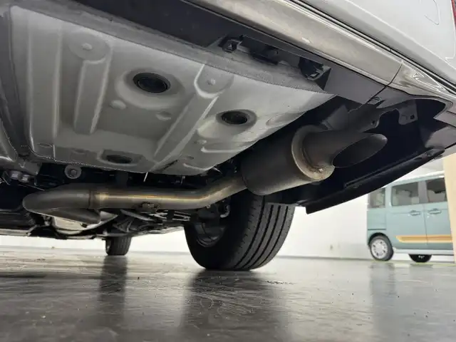 トヨタ ヴェルファイア Z プレミア 三重県 2023(令5)年 1.7万km プラチナホワイトパールマイカ Pガソリン/FF/MTモード付フロア8AT/14型ナビ/（FM/AM/TV/Bluetooth/USB/iPod/Miracast/CarPlay/AndroidAuto）/パノラミックビューモニター（床下透過表示機能付）/両側パワースライドドア（シーソースイッチ付）/ETC2.0/Toyota Safety Sense/●プリクラッシュセーフティ/●緊急操舵支援＋前後クロストラフィックアラート/●レーントレーシングアシスト/●レーダークルコン/●アダプティブハイビーム/●ロードサインアシスト/●ドライバー異常時対応システム/●プロアクティブドライビングアシスト/●発進遅れ告知/・など/装備/・【OP】ユニバーサルステップ/・【OP】デジタルインナーミラー/・【OP】寒冷地仕様/・左右独立ムーンルーフ/・プレミアムナッパ本革シート（サンセットブラウン）/・シートヒーター＆ベンチレーション（D/N/2nd）/・ステアリングヒーター/・パワーシート（Dメモリー付8way/N4way/2ndリクライニング＆オットマン）/・パワーバックドア/・ヘッドアップディスプレイ/・100Vコンセント（100W）/・3眼LEDヘッドランプ/・パドルシフト/・オートワイパー/・おくだけ充電/・19inAW/など