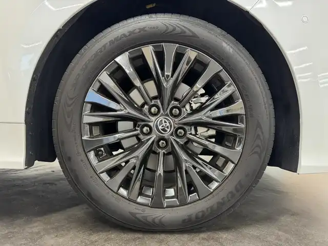 トヨタ ヴェルファイア Z プレミア 三重県 2023(令5)年 1.7万km プラチナホワイトパールマイカ Pガソリン/FF/MTモード付フロア8AT/14型ナビ/（FM/AM/TV/Bluetooth/USB/iPod/Miracast/CarPlay/AndroidAuto）/パノラミックビューモニター（床下透過表示機能付）/両側パワースライドドア（シーソースイッチ付）/ETC2.0/Toyota Safety Sense/●プリクラッシュセーフティ/●緊急操舵支援＋前後クロストラフィックアラート/●レーントレーシングアシスト/●レーダークルコン/●アダプティブハイビーム/●ロードサインアシスト/●ドライバー異常時対応システム/●プロアクティブドライビングアシスト/●発進遅れ告知/・など/装備/・【OP】ユニバーサルステップ/・【OP】デジタルインナーミラー/・【OP】寒冷地仕様/・左右独立ムーンルーフ/・プレミアムナッパ本革シート（サンセットブラウン）/・シートヒーター＆ベンチレーション（D/N/2nd）/・ステアリングヒーター/・パワーシート（Dメモリー付8way/N4way/2ndリクライニング＆オットマン）/・パワーバックドア/・ヘッドアップディスプレイ/・100Vコンセント（100W）/・3眼LEDヘッドランプ/・パドルシフト/・オートワイパー/・おくだけ充電/・19inAW/など