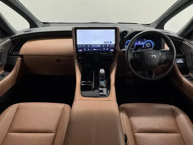 トヨタ ヴェルファイア Z プレミア 三重県 2023(令5)年 1.7万km プラチナホワイトパールマイカ Pガソリン/FF/MTモード付フロア8AT/14型ナビ/（FM/AM/TV/Bluetooth/USB/iPod/Miracast/CarPlay/AndroidAuto）/パノラミックビューモニター（床下透過表示機能付）/両側パワースライドドア（シーソースイッチ付）/ETC2.0/Toyota Safety Sense/●プリクラッシュセーフティ/●緊急操舵支援＋前後クロストラフィックアラート/●レーントレーシングアシスト/●レーダークルコン/●アダプティブハイビーム/●ロードサインアシスト/●ドライバー異常時対応システム/●プロアクティブドライビングアシスト/●発進遅れ告知/・など/装備/・【OP】ユニバーサルステップ/・【OP】デジタルインナーミラー/・【OP】寒冷地仕様/・左右独立ムーンルーフ/・プレミアムナッパ本革シート（サンセットブラウン）/・シートヒーター＆ベンチレーション（D/N/2nd）/・ステアリングヒーター/・パワーシート（Dメモリー付8way/N4way/2ndリクライニング＆オットマン）/・パワーバックドア/・ヘッドアップディスプレイ/・100Vコンセント（100W）/・3眼LEDヘッドランプ/・パドルシフト/・オートワイパー/・おくだけ充電/・19inAW/など