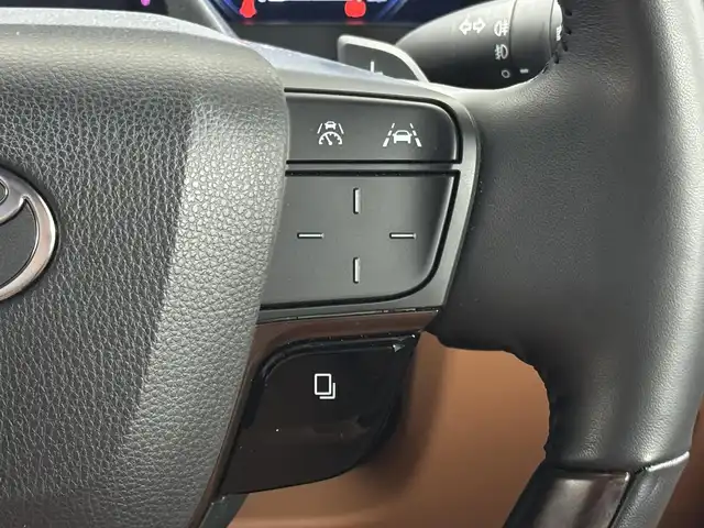 トヨタ ヴェルファイア Z プレミア 三重県 2023(令5)年 1.7万km プラチナホワイトパールマイカ Pガソリン/FF/MTモード付フロア8AT/14型ナビ/（FM/AM/TV/Bluetooth/USB/iPod/Miracast/CarPlay/AndroidAuto）/パノラミックビューモニター（床下透過表示機能付）/両側パワースライドドア（シーソースイッチ付）/ETC2.0/Toyota Safety Sense/●プリクラッシュセーフティ/●緊急操舵支援＋前後クロストラフィックアラート/●レーントレーシングアシスト/●レーダークルコン/●アダプティブハイビーム/●ロードサインアシスト/●ドライバー異常時対応システム/●プロアクティブドライビングアシスト/●発進遅れ告知/・など/装備/・【OP】ユニバーサルステップ/・【OP】デジタルインナーミラー/・【OP】寒冷地仕様/・左右独立ムーンルーフ/・プレミアムナッパ本革シート（サンセットブラウン）/・シートヒーター＆ベンチレーション（D/N/2nd）/・ステアリングヒーター/・パワーシート（Dメモリー付8way/N4way/2ndリクライニング＆オットマン）/・パワーバックドア/・ヘッドアップディスプレイ/・100Vコンセント（100W）/・3眼LEDヘッドランプ/・パドルシフト/・オートワイパー/・おくだけ充電/・19inAW/など