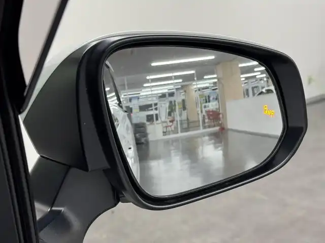 トヨタ ヴェルファイア Z プレミア 三重県 2023(令5)年 1.7万km プラチナホワイトパールマイカ Pガソリン/FF/MTモード付フロア8AT/14型ナビ/（FM/AM/TV/Bluetooth/USB/iPod/Miracast/CarPlay/AndroidAuto）/パノラミックビューモニター（床下透過表示機能付）/両側パワースライドドア（シーソースイッチ付）/ETC2.0/Toyota Safety Sense/●プリクラッシュセーフティ/●緊急操舵支援＋前後クロストラフィックアラート/●レーントレーシングアシスト/●レーダークルコン/●アダプティブハイビーム/●ロードサインアシスト/●ドライバー異常時対応システム/●プロアクティブドライビングアシスト/●発進遅れ告知/・など/装備/・【OP】ユニバーサルステップ/・【OP】デジタルインナーミラー/・【OP】寒冷地仕様/・左右独立ムーンルーフ/・プレミアムナッパ本革シート（サンセットブラウン）/・シートヒーター＆ベンチレーション（D/N/2nd）/・ステアリングヒーター/・パワーシート（Dメモリー付8way/N4way/2ndリクライニング＆オットマン）/・パワーバックドア/・ヘッドアップディスプレイ/・100Vコンセント（100W）/・3眼LEDヘッドランプ/・パドルシフト/・オートワイパー/・おくだけ充電/・19inAW/など