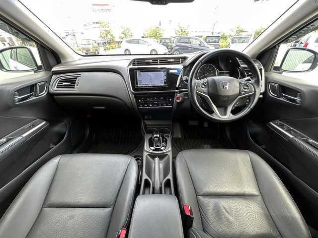 ホンダ グレイス ハイブリッド EX ホンダセンシング 福島県 2017(平29)年 4.7万km ホワイトオーキッドパール 純正ナビゲーション/型番：VXM-185VFi/【CD/DVD/SD/USB/BT/TV】/レザーシート/ホンダセンシング/衝突軽減ブレーキ〈CMBS〉/誤発進抑制機能/歩行者事故低減ステアリング/路外逸脱抑制機能/アダプティブクルーズコントロール〈ACC〉/車線維持支援システム〈LKAS〉/オートハイビーム/先行車発進お知らせ機能/標識認識機能/バックカメラ/ビルトインETC/ドライブレコーダー/パドルシフト/ステアリングリモコン/Moduloエアロ/LEDオートライト/LEDフォグランプ/純正フロアマット/ドアバイザー