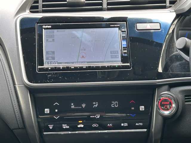 ホンダ グレイス ハイブリッド EX ホンダセンシング 福島県 2017(平29)年 4.7万km ホワイトオーキッドパール 純正ナビゲーション/型番：VXM-185VFi/【CD/DVD/SD/USB/BT/TV】/レザーシート/ホンダセンシング/衝突軽減ブレーキ〈CMBS〉/誤発進抑制機能/歩行者事故低減ステアリング/路外逸脱抑制機能/アダプティブクルーズコントロール〈ACC〉/車線維持支援システム〈LKAS〉/オートハイビーム/先行車発進お知らせ機能/標識認識機能/バックカメラ/ビルトインETC/ドライブレコーダー/パドルシフト/ステアリングリモコン/Moduloエアロ/LEDオートライト/LEDフォグランプ/純正フロアマット/ドアバイザー