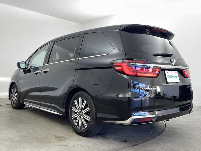 ホンダ オデッセイ アブソルート 兵庫県 2020(令2)年 2.8万km プレミアムスパークルブラックパール ・純正１０インチナビ（VXU-217DYi）/・CD/DVD/SD/BT/USB/HDMI/Apple CarPlay/TV/・純正１１．６インチリアフリップダウンモニター（VM-185EN)/・全方位・バックカメラ/・両側パワースライドドア/・ホンダセンシング/・CMBS/・路外逸脱抑制システム/・先行車発進お知らせ/・レーンキープアシスト/・標識認識機能/・ワンタッチターンシグナル/・アイドリングストップ/・パドルシフト/・前後コーナーセンサー/・LEDオートライト/・オートマチックハイビーム/・純正ドライブレコーダー/・ビルトインETC/・ドアミラーヒーター/・プラズマクラスター/・ハーフレザーシート/・純正１７インチアルミホイール/・純正フロアマット/・スマートキー