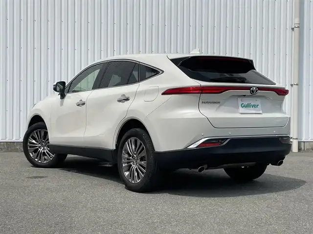 トヨタ ハリアー Z 福岡県 2020(令2)年 3.9万km ホワイトパールクリスタルシャイン ＪＢＬサウンド/純正１２．３インチナビ/フルセグTV/BT/AUX/全周囲カメラ/トヨタセーフティセンス/PCS/LTA/RCTA/PKSB/クリアランスソナー/デジタルミラー/ＢＳＭ/ハンズフリーパワーバックドア/ワイヤレス充電/パワーシート/ＨＵＤ/レーダークルーズコントロール/ビルトインETC2.0/革巻きステアリング/グレー半革シート/LEDオートライト/オートハイビーム/電動パーキング/ブレーキホールド