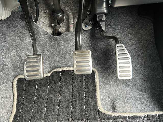 スズキ アルト ワークス 岐阜県 2019(平31)年 3.6万km ブリスクブルーM 登録時走行距離35683km/禁煙車/５速ＭＴ/レカロシート/ターボ/ドライブレコーダー/ＥＴＣ/Blue tooth/純正アルミホイール/純正フロアマット/ＬＥＤヘッドライト/フォグランプ/オートライト/プッシュスタート/スマートキー/スペアキー/ABS/横滑り防止装置/盗難防止装置/エアバッグ