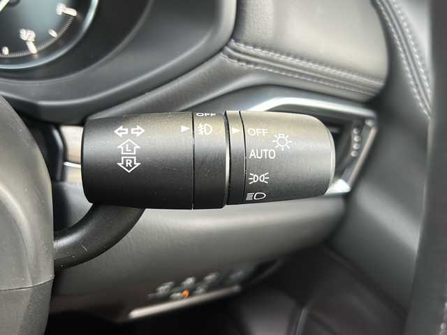 マツダ ＣＸ－８ 25S Lパッケージ 静岡県 2019(平31)年 5.1万km スノーフレイクホワイトパールマイカ 純正ナビ/・ラジオ/フルセグTV/・Bluetooth/USB/CD/DVD/AUX/主要装備/・レーダークルーズコントロール　/・ドライブレコーダー　/・全方位カメラ　/・ＥＴＣ　/・パワーバックドア　/・ルーフレール　/・レーンキープアシスト　/・シートヒーター　/・エアシート/・ハンドルヒーター　/・コーナーセンサー/・アイドリングストップ/・ステアリングリモコン/・オートライト/・オートホールド/・スマートキー/・プッシュスタート/・シートメモリー/・ヘッドアップディスプレイ/・フォグランプ