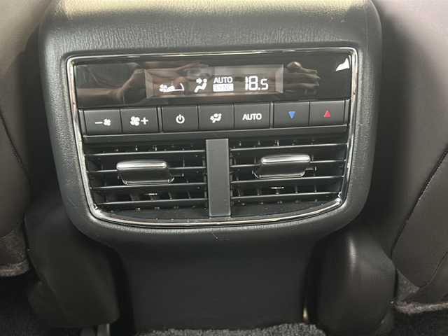 マツダ ＣＸ－８ 25S Lパッケージ 静岡県 2019(平31)年 5.1万km スノーフレイクホワイトパールマイカ 純正ナビ/・ラジオ/フルセグTV/・Bluetooth/USB/CD/DVD/AUX/主要装備/・レーダークルーズコントロール　/・ドライブレコーダー　/・全方位カメラ　/・ＥＴＣ　/・パワーバックドア　/・ルーフレール　/・レーンキープアシスト　/・シートヒーター　/・エアシート/・ハンドルヒーター　/・コーナーセンサー/・アイドリングストップ/・ステアリングリモコン/・オートライト/・オートホールド/・スマートキー/・プッシュスタート/・シートメモリー/・ヘッドアップディスプレイ/・フォグランプ