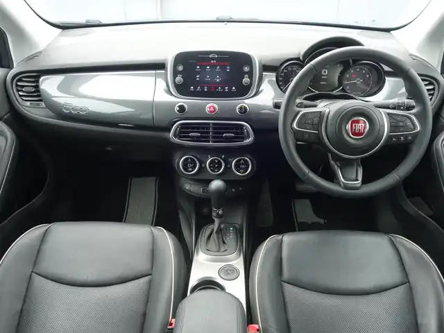 フィアット ５００Ｘ クロス 静岡県 2020(令2)年 5.1万km グレー 禁煙車/車検R9年3月26日/セーフティドライブアシスト/　・前面衝突警報/　・車線逸脱警報/純正ディスプレイオーディオ/　AM.FM/BT/USB/バックカメラ/ETC/黒革シート/電子パーキング/パドルシフト/アクティブクルーズコントロール/ブラインドスポットモニター/リアクロスパスティテクション/パーキングセンサー（フロント／リア）/前席パワーシート／シートヒーター/スマートキー／プッシュスタート/オートエアコン/LEDヘッドライト/プライバシーガラス/純正トノカバー/純正フロアマット/取扱説明書／保証書