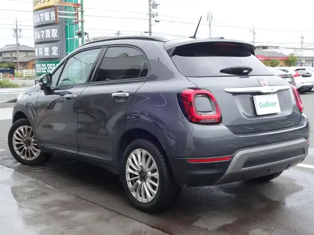 フィアット ５００Ｘ クロス 静岡県 2020(令2)年 5.1万km グレー 禁煙車/車検R9年3月26日/セーフティドライブアシスト/　・前面衝突警報/　・車線逸脱警報/純正ディスプレイオーディオ/　AM.FM/BT/USB/バックカメラ/ETC/黒革シート/電子パーキング/パドルシフト/アクティブクルーズコントロール/ブラインドスポットモニター/リアクロスパスティテクション/パーキングセンサー（フロント／リア）/前席パワーシート／シートヒーター/スマートキー／プッシュスタート/オートエアコン/LEDヘッドライト/プライバシーガラス/純正トノカバー/純正フロアマット/取扱説明書／保証書