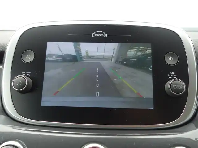 フィアット ５００Ｘ クロス 静岡県 2020(令2)年 5.1万km グレー 禁煙車/車検R9年3月26日/セーフティドライブアシスト/　・前面衝突警報/　・車線逸脱警報/純正ディスプレイオーディオ/　AM.FM/BT/USB/バックカメラ/ETC/黒革シート/電子パーキング/パドルシフト/アクティブクルーズコントロール/ブラインドスポットモニター/リアクロスパスティテクション/パーキングセンサー（フロント／リア）/前席パワーシート／シートヒーター/スマートキー／プッシュスタート/オートエアコン/LEDヘッドライト/プライバシーガラス/純正トノカバー/純正フロアマット/取扱説明書／保証書