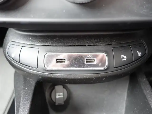 フィアット ５００Ｘ クロス 静岡県 2020(令2)年 5.1万km グレー 禁煙車/車検R9年3月26日/セーフティドライブアシスト/　・前面衝突警報/　・車線逸脱警報/純正ディスプレイオーディオ/　AM.FM/BT/USB/バックカメラ/ETC/黒革シート/電子パーキング/パドルシフト/アクティブクルーズコントロール/ブラインドスポットモニター/リアクロスパスティテクション/パーキングセンサー（フロント／リア）/前席パワーシート／シートヒーター/スマートキー／プッシュスタート/オートエアコン/LEDヘッドライト/プライバシーガラス/純正トノカバー/純正フロアマット/取扱説明書／保証書