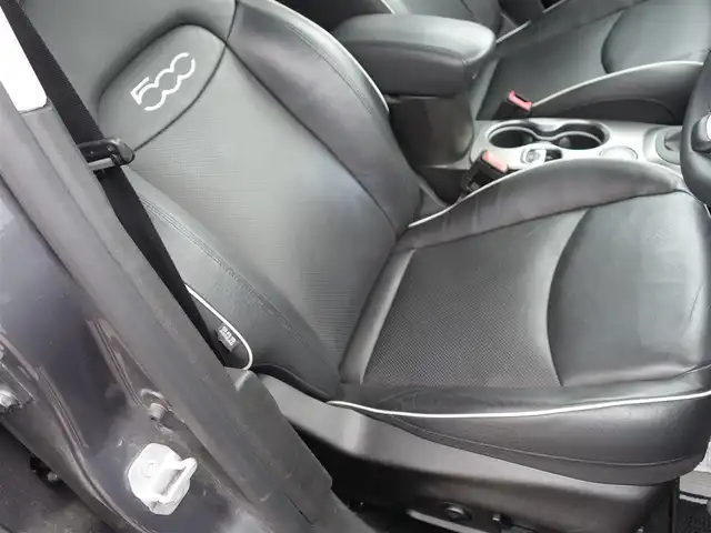 フィアット ５００Ｘ クロス 静岡県 2020(令2)年 5.1万km グレー 禁煙車/車検R9年3月26日/セーフティドライブアシスト/　・前面衝突警報/　・車線逸脱警報/純正ディスプレイオーディオ/　AM.FM/BT/USB/バックカメラ/ETC/黒革シート/電子パーキング/パドルシフト/アクティブクルーズコントロール/ブラインドスポットモニター/リアクロスパスティテクション/パーキングセンサー（フロント／リア）/前席パワーシート／シートヒーター/スマートキー／プッシュスタート/オートエアコン/LEDヘッドライト/プライバシーガラス/純正トノカバー/純正フロアマット/取扱説明書／保証書