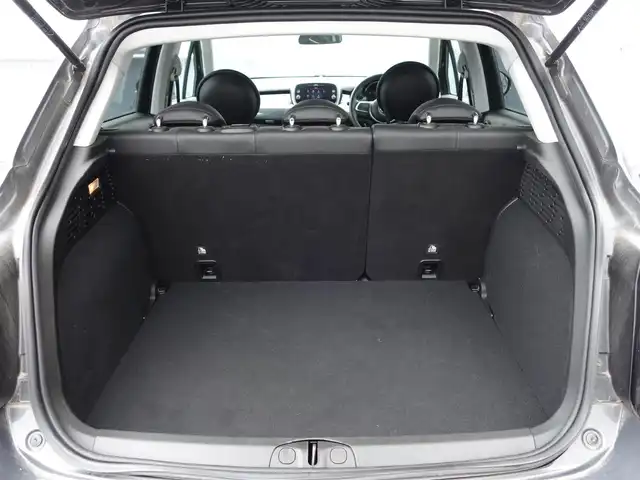 フィアット ５００Ｘ クロス 静岡県 2020(令2)年 5.1万km グレー 禁煙車/車検R9年3月26日/セーフティドライブアシスト/　・前面衝突警報/　・車線逸脱警報/純正ディスプレイオーディオ/　AM.FM/BT/USB/バックカメラ/ETC/黒革シート/電子パーキング/パドルシフト/アクティブクルーズコントロール/ブラインドスポットモニター/リアクロスパスティテクション/パーキングセンサー（フロント／リア）/前席パワーシート／シートヒーター/スマートキー／プッシュスタート/オートエアコン/LEDヘッドライト/プライバシーガラス/純正トノカバー/純正フロアマット/取扱説明書／保証書