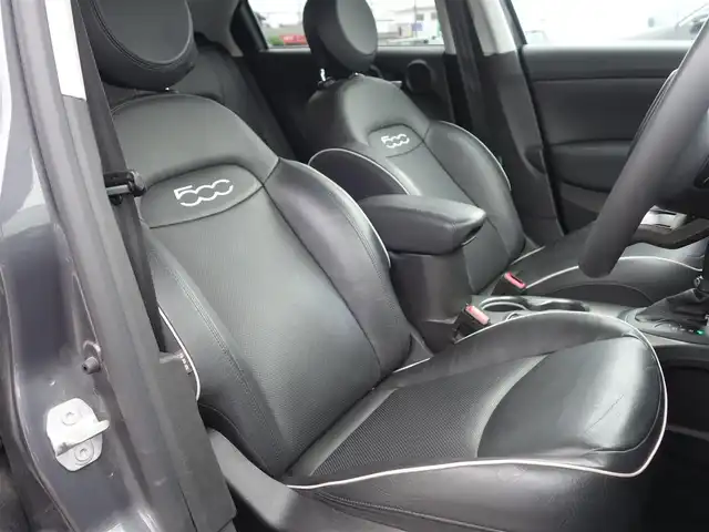 フィアット ５００Ｘ クロス 静岡県 2020(令2)年 5.1万km グレー 禁煙車/車検R9年3月26日/セーフティドライブアシスト/　・前面衝突警報/　・車線逸脱警報/純正ディスプレイオーディオ/　AM.FM/BT/USB/バックカメラ/ETC/黒革シート/電子パーキング/パドルシフト/アクティブクルーズコントロール/ブラインドスポットモニター/リアクロスパスティテクション/パーキングセンサー（フロント／リア）/前席パワーシート／シートヒーター/スマートキー／プッシュスタート/オートエアコン/LEDヘッドライト/プライバシーガラス/純正トノカバー/純正フロアマット/取扱説明書／保証書