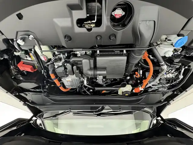 ホンダ ヴェゼル ハイブリッド e:HEV Z 滋賀県 2025(令7)年 0.1千km クリスタルブラックパール 純正9インチナビ/【Bluetooth/USB/Apple CarPlay/Android Auto】/バックカメラ/ハーフレザーシート/ホンダセンシング/・衝突軽減ブレーキ（CMBS）/・先行車発進お知らせ機能/・歩行者事故低減ステアリング/・路外逸脱抑制機能/・標識認識機能/・渋滞追従機能付アダプティブクルーズコントロール/・車線維持支援システム（LKAS）/・トラフィックジャムアシスト（渋滞運転支援機能）/・ブラインドスポットインフォメーション/・誤発進抑制機能/・後方誤発進抑制機能/・近距離衝突軽減ブレーキ/・急アクセル抑制機能/・パーキングセンサーシステム/・後退出庫サポート/・オートハイビーム/・アダプティブドライビングビーム/LEDヘッドライト/クリアランスソナー/シートヒーター/ステアリングヒーター/ヒルディセントコントロール/ワイヤレス充電/ビルトインETC2.0/衝突軽減ブレーキ/パワーバックドア/電動パーキングブレーキ/オートブレーキホールド/純正フロアマット