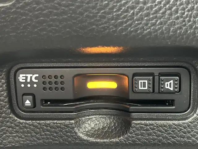 ホンダ Ｎ ＢＯＸ カスタム G L ホンダセンシング 奈良県 2018(平30)年 4.4万km プレミアムホワイトパールⅡ 純正7インチナビ（VXM-184VFi）/（フルセグ/BT/CD/DVD）/レーダークルーズコントロール/バックカメラ/後方コーナーセンサー/衝突軽減システム/レーンキープアシスト/片側パワースライドドア/後席サンシェード/LEDヘッドライト/オートライト/ETC/前方ドライブレコーダー/純正14インチAW/スペアキーX1