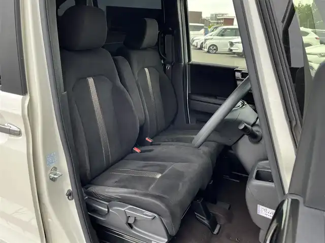 ホンダ Ｎ ＢＯＸ カスタム G L ホンダセンシング 奈良県 2018(平30)年 4.4万km プレミアムホワイトパールⅡ 純正7インチナビ（VXM-184VFi）/（フルセグ/BT/CD/DVD）/レーダークルーズコントロール/バックカメラ/後方コーナーセンサー/衝突軽減システム/レーンキープアシスト/片側パワースライドドア/後席サンシェード/LEDヘッドライト/オートライト/ETC/前方ドライブレコーダー/純正14インチAW/スペアキーX1