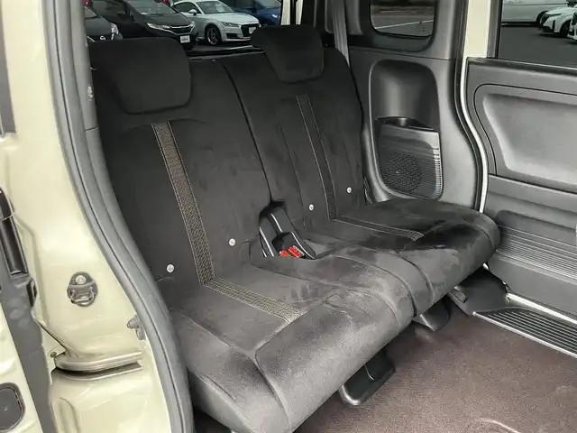 ホンダ Ｎ ＢＯＸ カスタム G L ホンダセンシング 奈良県 2018(平30)年 4.4万km プレミアムホワイトパールⅡ 純正7インチナビ（VXM-184VFi）/（フルセグ/BT/CD/DVD）/レーダークルーズコントロール/バックカメラ/後方コーナーセンサー/衝突軽減システム/レーンキープアシスト/片側パワースライドドア/後席サンシェード/LEDヘッドライト/オートライト/ETC/前方ドライブレコーダー/純正14インチAW/スペアキーX1