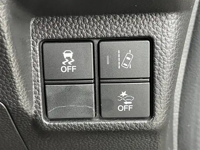 ホンダ Ｎ ＢＯＸ カスタム G L ホンダセンシング 奈良県 2018(平30)年 4.4万km プレミアムホワイトパールⅡ 純正7インチナビ（VXM-184VFi）/（フルセグ/BT/CD/DVD）/レーダークルーズコントロール/バックカメラ/後方コーナーセンサー/衝突軽減システム/レーンキープアシスト/片側パワースライドドア/後席サンシェード/LEDヘッドライト/オートライト/ETC/前方ドライブレコーダー/純正14インチAW/スペアキーX1