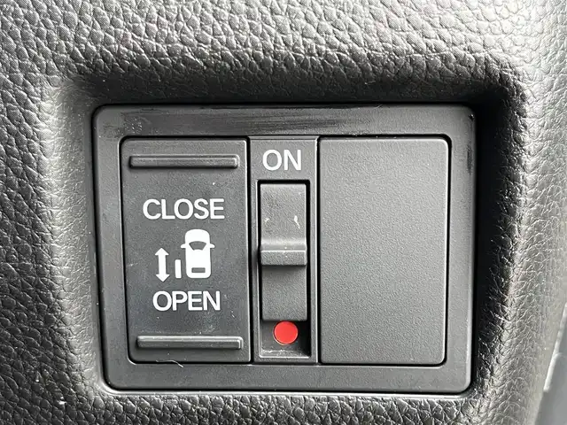 ホンダ Ｎ ＢＯＸ カスタム G L ホンダセンシング 奈良県 2018(平30)年 4.4万km プレミアムホワイトパールⅡ 純正7インチナビ（VXM-184VFi）/（フルセグ/BT/CD/DVD）/レーダークルーズコントロール/バックカメラ/後方コーナーセンサー/衝突軽減システム/レーンキープアシスト/片側パワースライドドア/後席サンシェード/LEDヘッドライト/オートライト/ETC/前方ドライブレコーダー/純正14インチAW/スペアキーX1