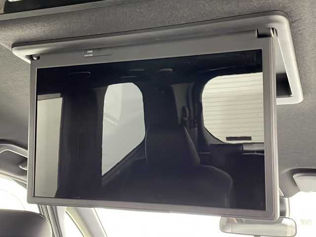 トヨタ ヴォクシー ハイブリッド S－Z 広島県 2022(令4)年 3.8万km アティチュードブラックマイカ 純正10.5型ナビ　/フリップダウンモニター　/バックカメラ　/レーダークルーズコントロール　/フルセグ　/シートヒータ　/両側パワースライドドア　/レーンキープアシスト　/オートハイビーム  /コーナーセンサー /純正17インチアルミホイール(205/55/R17)/エアバック（運転席/助手席/サイド）