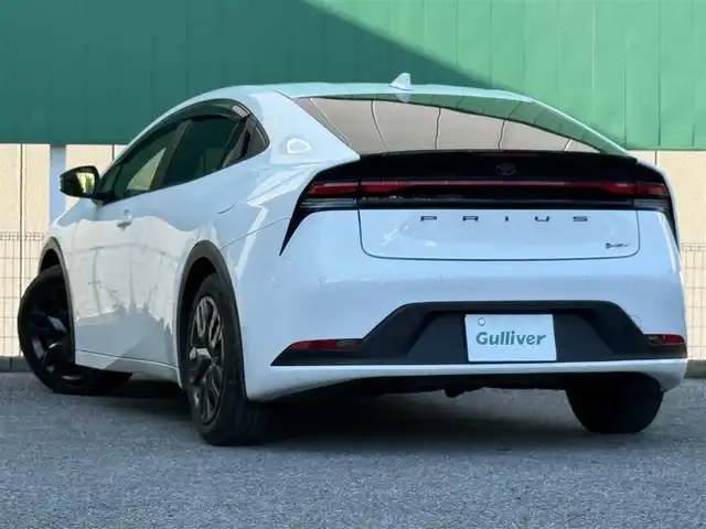 トヨタ プリウス X 千葉県 2023(令5)年 2.5万km スーパーホワイトⅡ 純正8インチディスプレイオーディオ/フルセグ/ETC2.0/バックカメラ/革調シートカバー/前後ドラレコ/HDMI/USB/レーダークルーズコントロール/ブラインドスポットモニター/レーンキープ/クリアランスソナー/プリクラッシュセーフティ