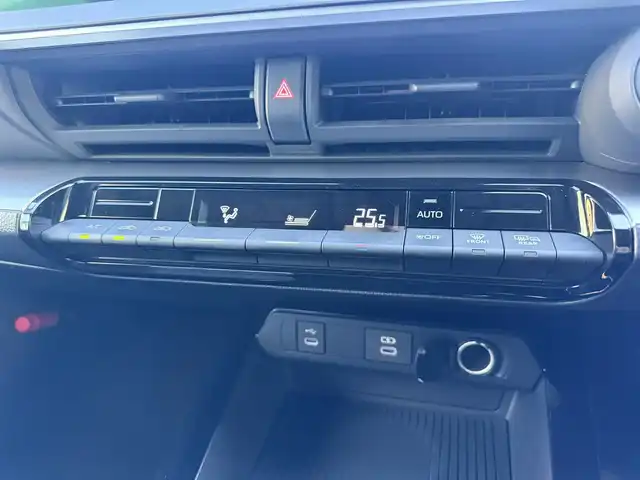 トヨタ プリウス X 千葉県 2023(令5)年 2.5万km スーパーホワイトⅡ 純正8インチディスプレイオーディオ/フルセグ/ETC2.0/バックカメラ/革調シートカバー/前後ドラレコ/HDMI/USB/レーダークルーズコントロール/ブラインドスポットモニター/レーンキープ/クリアランスソナー/プリクラッシュセーフティ